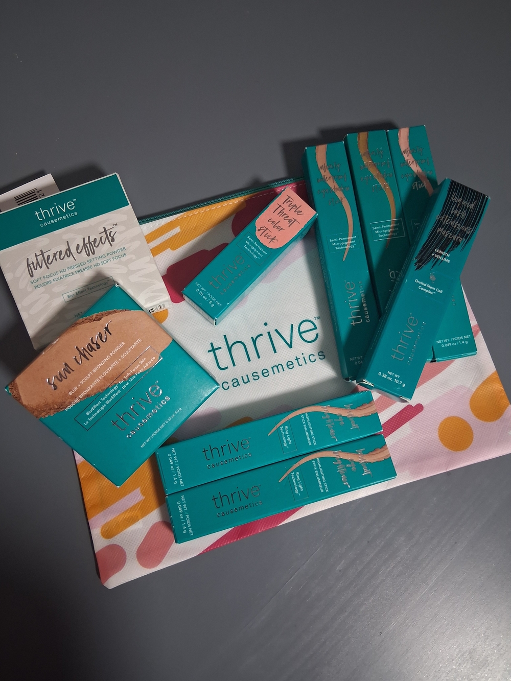 Thrive Causemetics Makeup Set with Cosmetic Bag